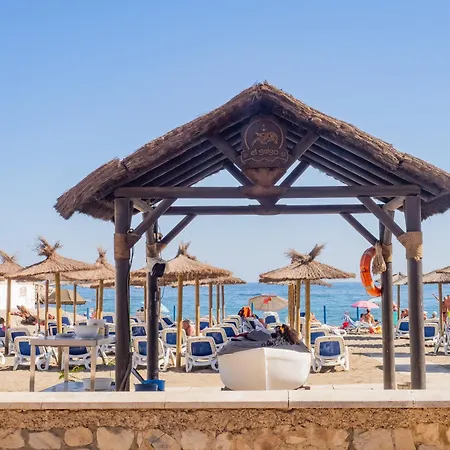 Cubo's De Lacroix & Pool Fuengirola