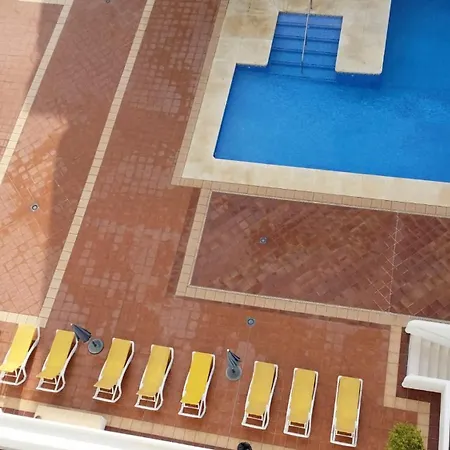 Cubo's De Lacroix & Pool *