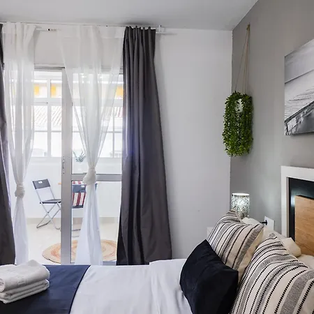 Cubo's De Lacroix & Pool Fuengirola