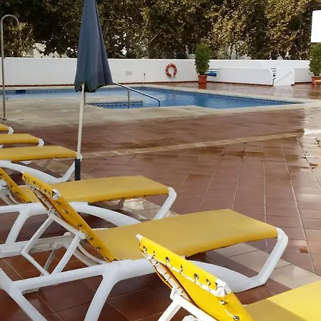 Cubo's De Lacroix & Pool Fuengirola