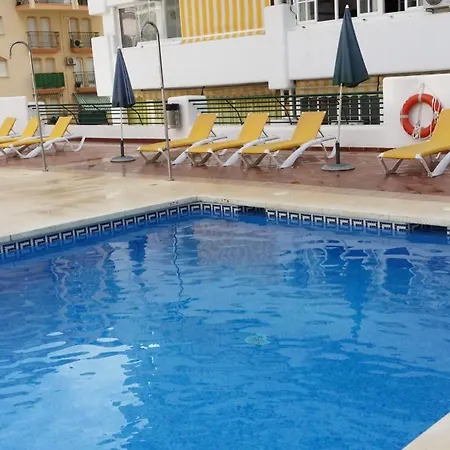 Cubo's De Lacroix & Pool Apartment Fuengirola