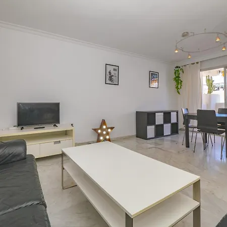 Cubo's De Lacroix & Pool Apartment *