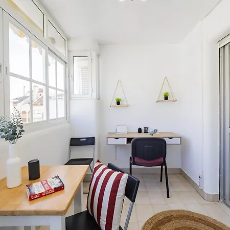 Cubo's De Lacroix & Pool Apartment