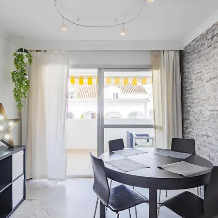 Cubo's De Lacroix & Pool Fuengirola