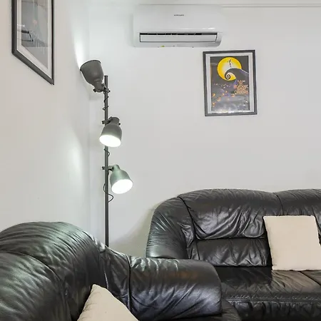 Cubo's De Lacroix & Pool Apartment *