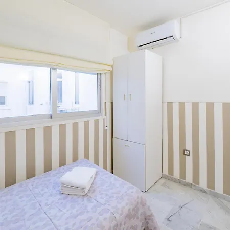 Cubo's De Lacroix & Pool * פואנגירולה