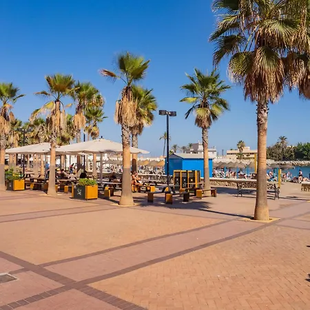 דירה Cubo's De Lacroix & Pool פואנגירולה