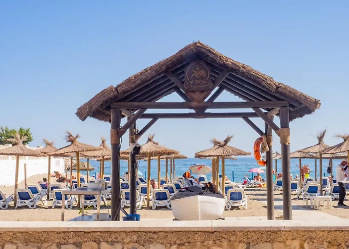 Cubo's De Lacroix & Pool Fuengirola