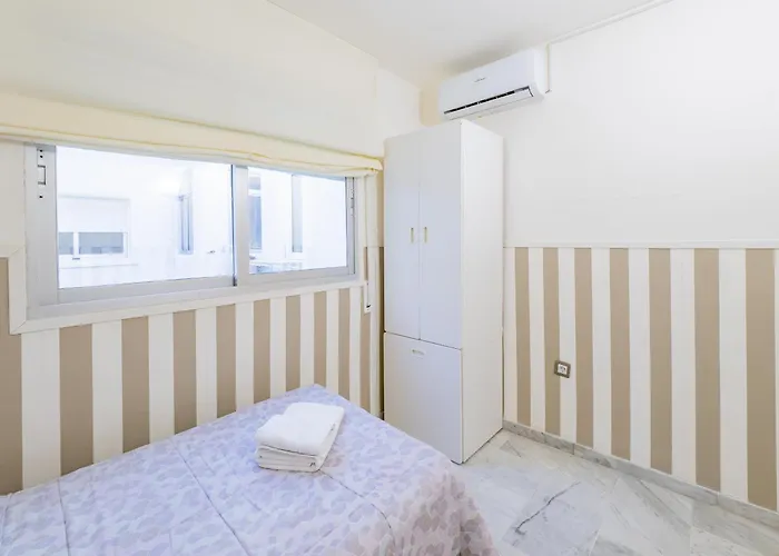 Cubo's De Lacroix & Pool * Fuengirola