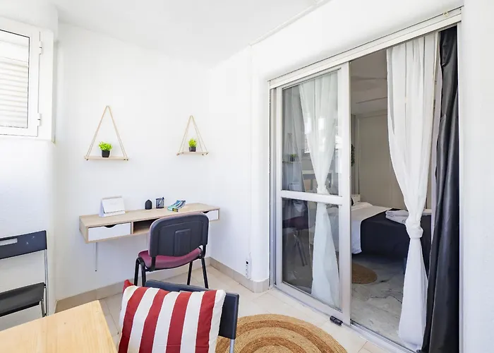 Cubo's De Lacroix & Pool Apartament