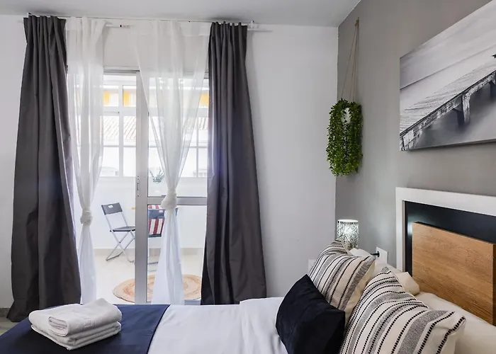 Cubo's De Lacroix & Pool Fuengirola