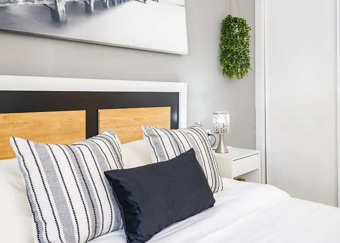 Cubo's De Lacroix & Pool Apartament Fuengirola