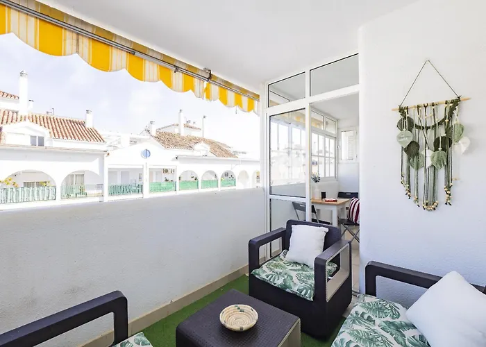 Cubo's De Lacroix & Pool Apartament