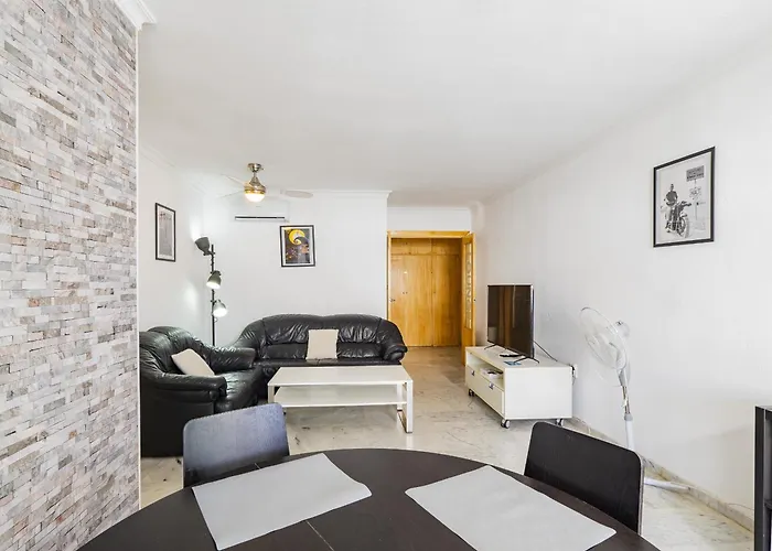 Cubo's De Lacroix & Pool Fuengirola