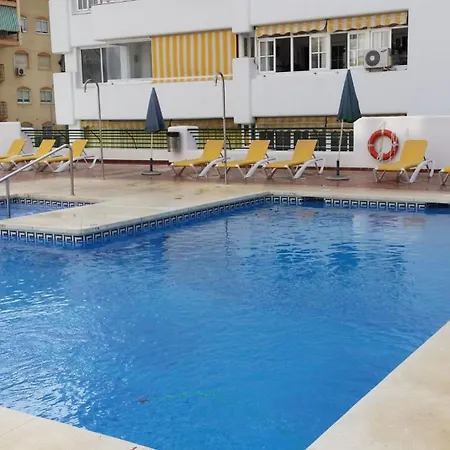 Cubo's De Lacroix & Pool * Фуенхірола